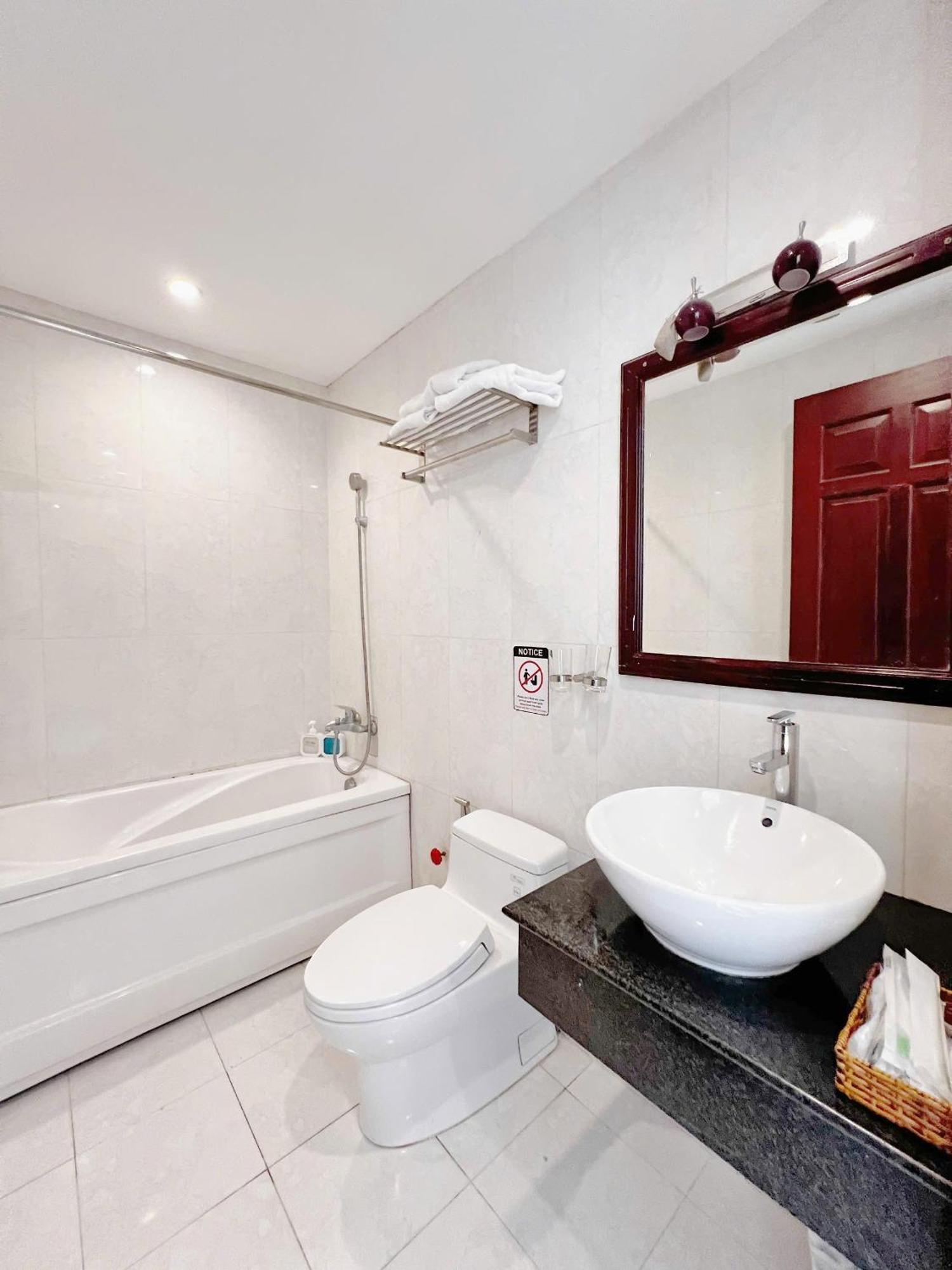 Saigon Europe Hotel โฮจิมินห์ซิตี้ ภายนอก รูปภาพ